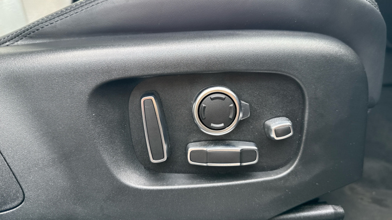 Land Rover Range Rover Velar 2.0 D200 MHEV Dynamic HSE 5dr Auto Diesel Estate